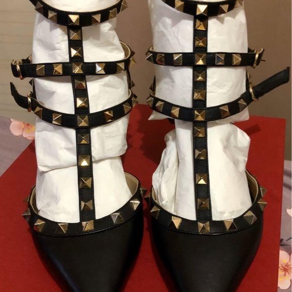 SOLD Authentic Valentino Garavani Rockstud - Picture 2 of 8